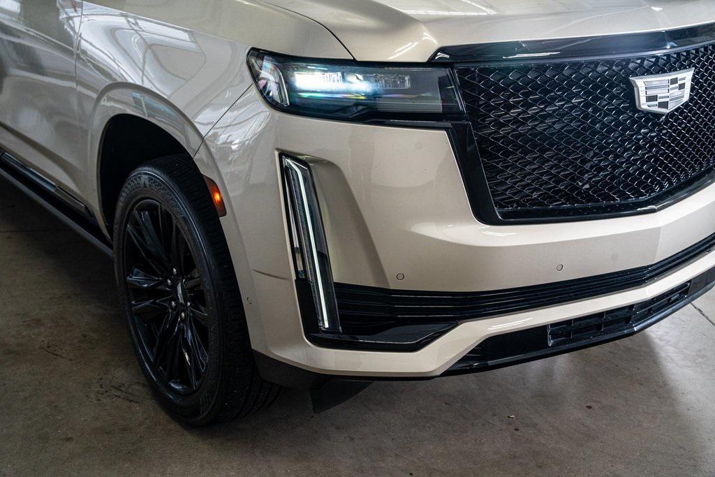 used 2021 Cadillac Escalade ESV car, priced at $57,999
