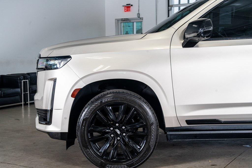 used 2021 Cadillac Escalade ESV car, priced at $57,999