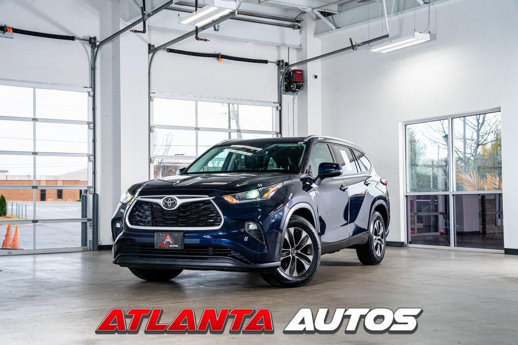used 2021 Toyota Highlander car, priced at $27,999
