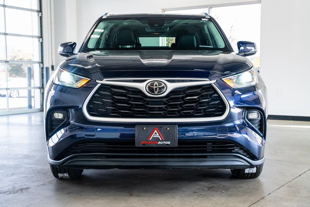 used 2021 Toyota Highlander car, priced at $27,999