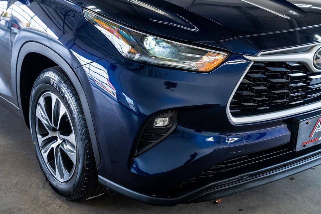 used 2021 Toyota Highlander car, priced at $27,999