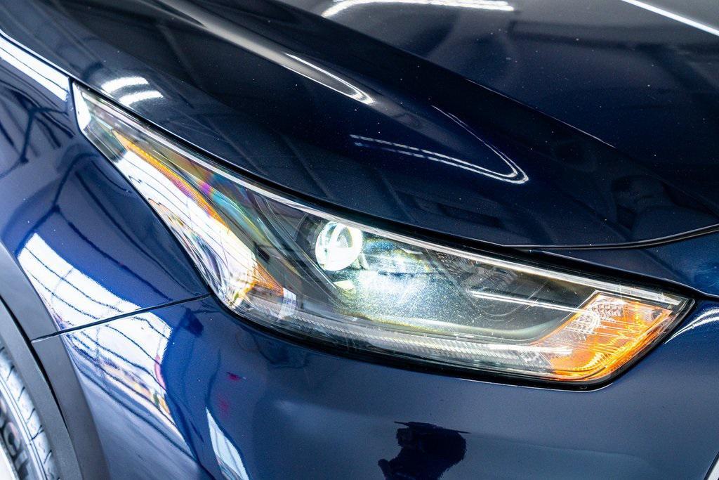 used 2021 Toyota Highlander car, priced at $27,999