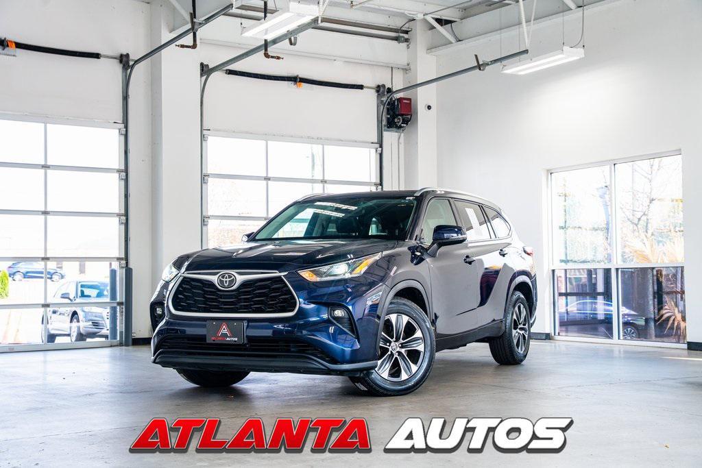 used 2021 Toyota Highlander car, priced at $27,999
