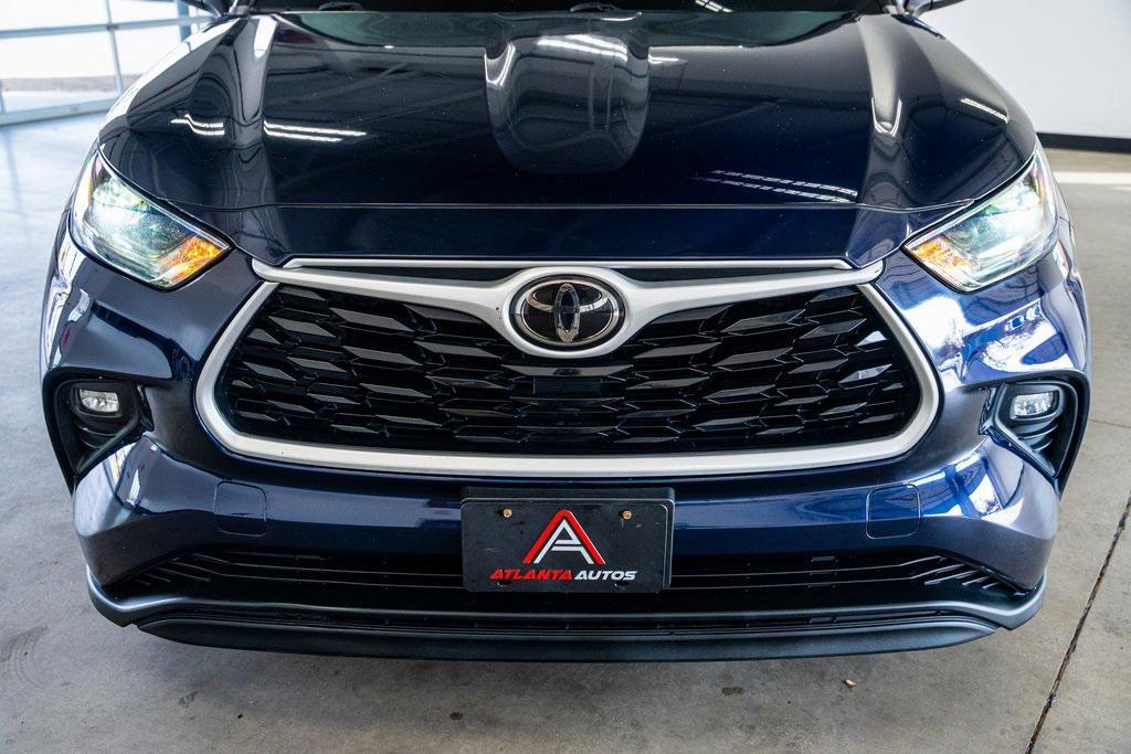 used 2021 Toyota Highlander car, priced at $27,999