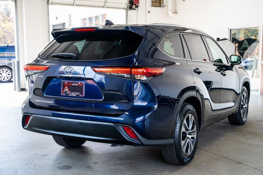 used 2021 Toyota Highlander car, priced at $27,999