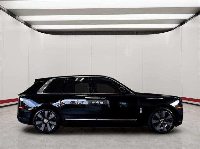 used 2022 Rolls-Royce Cullinan car, priced at $290,999