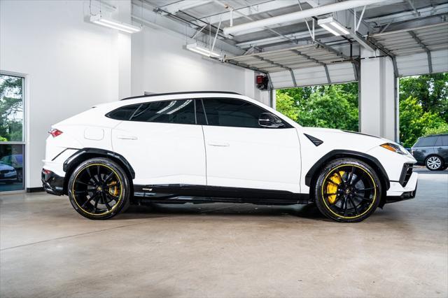 used 2024 Lamborghini Urus car, priced at $267,000