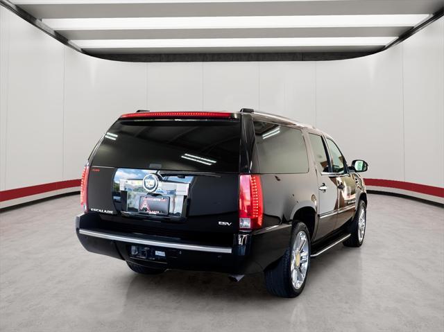 used 2007 Cadillac Escalade ESV car, priced at $14,999