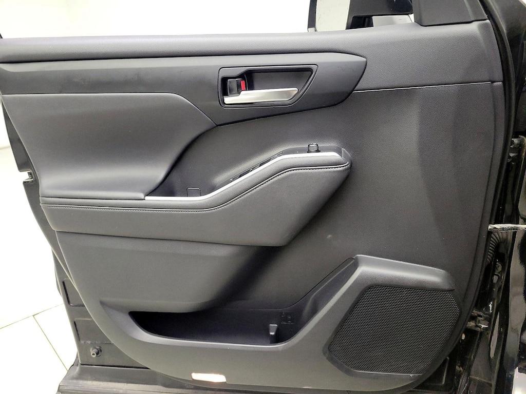 used 2020 Toyota Highlander car, priced at $33,998