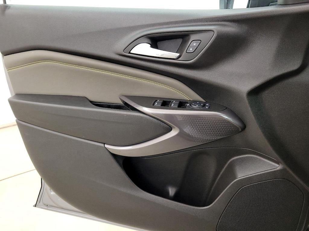 used 2025 Chevrolet Trax car, priced at $27,998