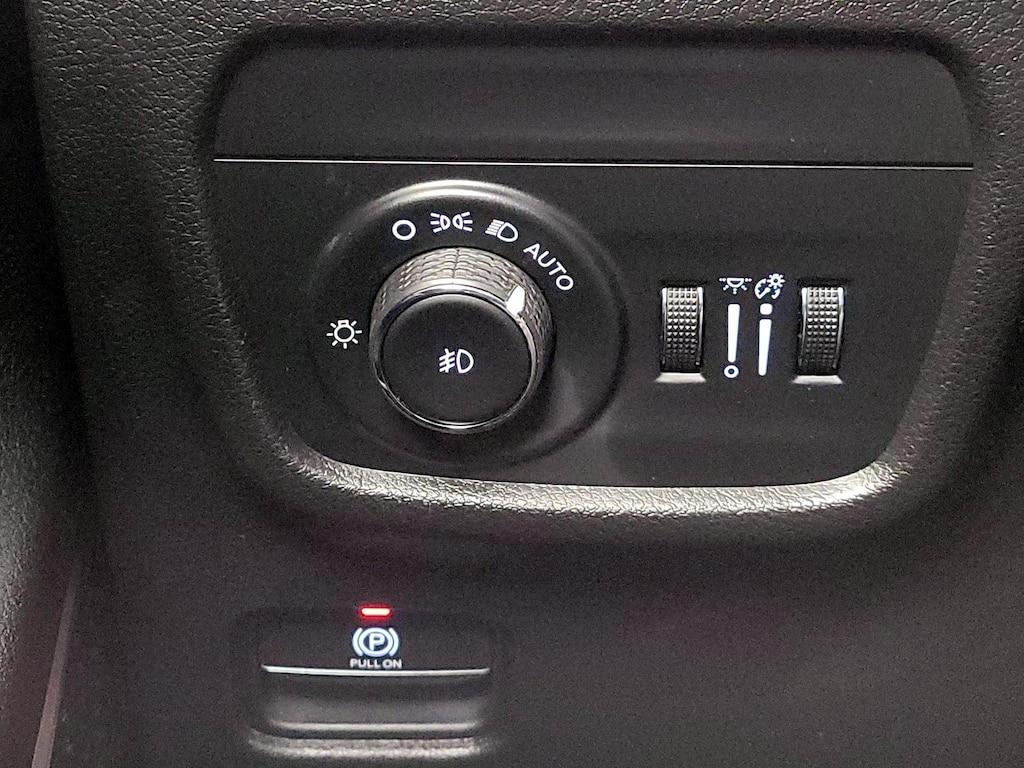 used 2022 Jeep Grand Cherokee car, priced at $33,998