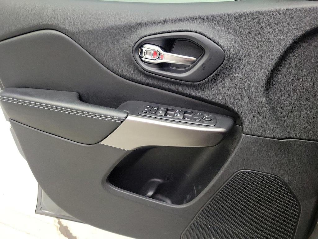 used 2019 Jeep Cherokee car, priced at $17,998