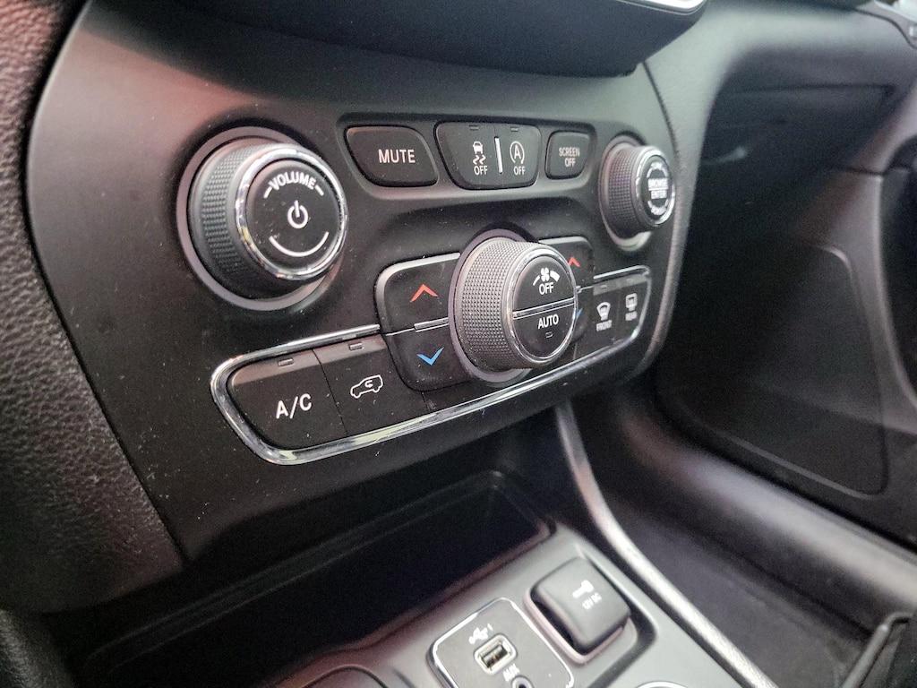 used 2019 Jeep Cherokee car, priced at $17,998