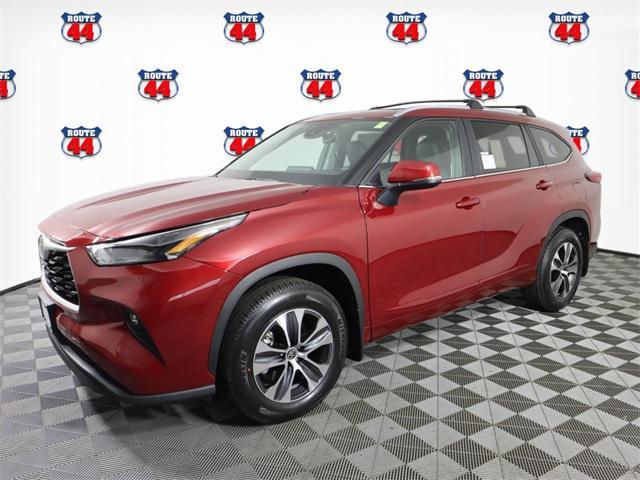 new 2023 Toyota Highlander car, priced at $46,287