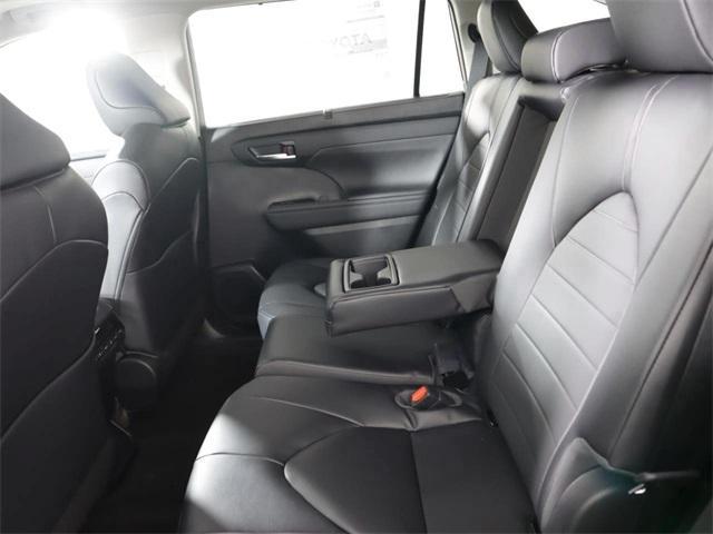 new 2023 Toyota Highlander car, priced at $46,287