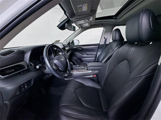 used 2021 Toyota Highlander Hybrid car, priced at $30,739