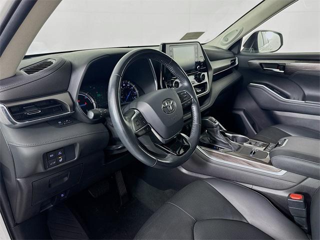 used 2021 Toyota Highlander Hybrid car, priced at $30,739