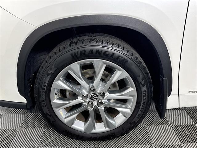 used 2021 Toyota Highlander Hybrid car, priced at $30,739