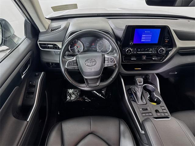 used 2023 Toyota Highlander car, priced at $38,999