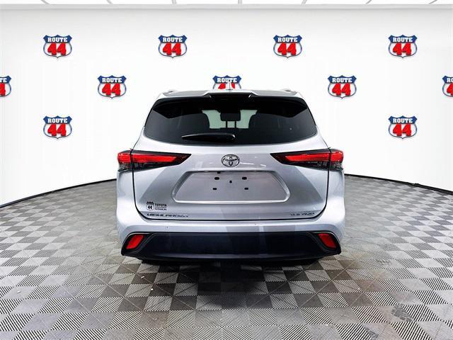 used 2023 Toyota Highlander car, priced at $38,999
