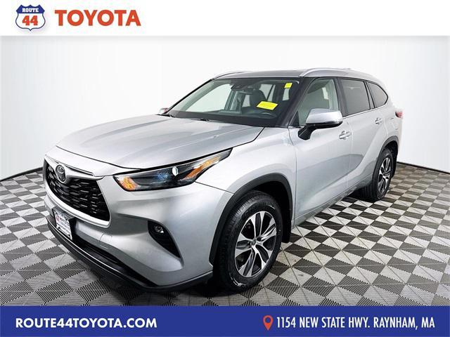 used 2023 Toyota Highlander car, priced at $39,999