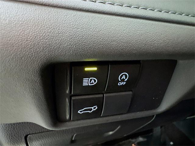 used 2023 Toyota Highlander car, priced at $38,999