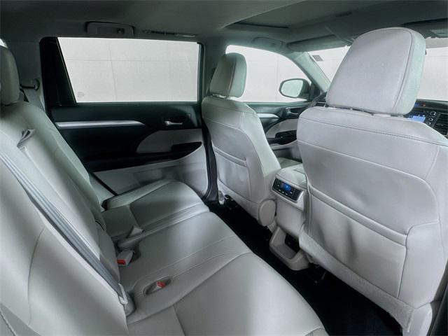 used 2018 Toyota Highlander car, priced at $21,399
