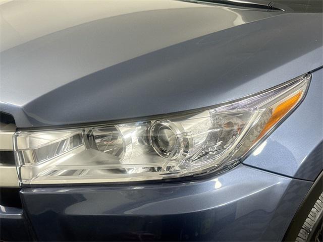 used 2018 Toyota Highlander car, priced at $21,399