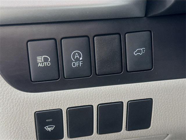 used 2018 Toyota Highlander car, priced at $21,399