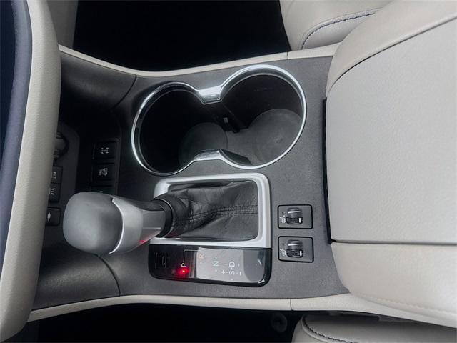 used 2018 Toyota Highlander car, priced at $21,399