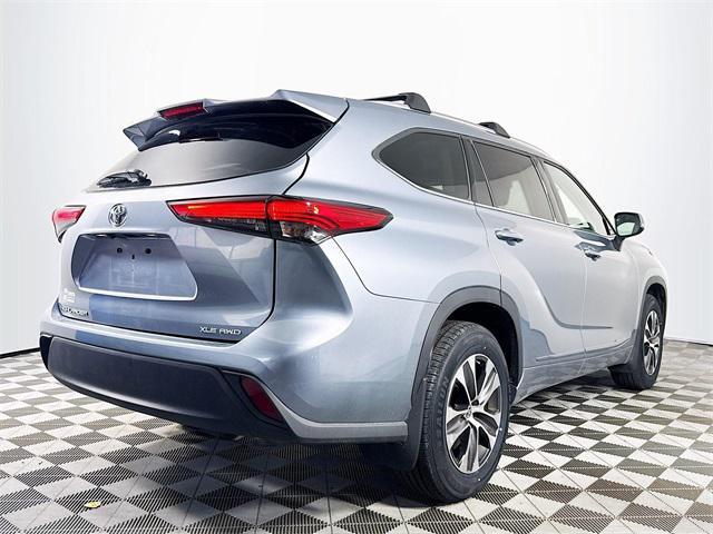 used 2021 Toyota Highlander car, priced at $33,299