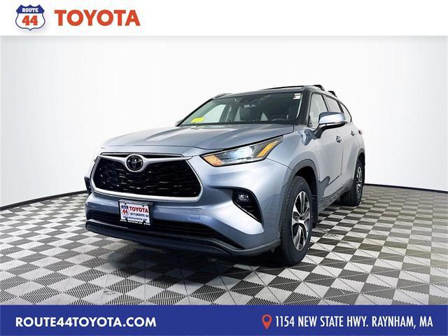 used 2021 Toyota Highlander car, priced at $33,299