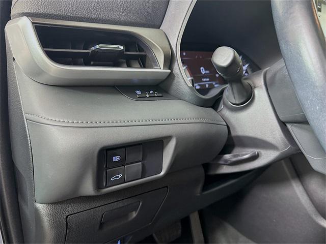 used 2021 Toyota Highlander car, priced at $33,299