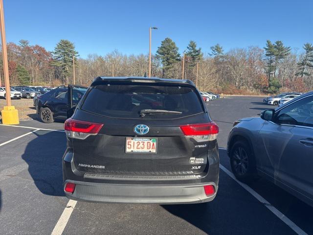 used 2017 Toyota Highlander Hybrid car, priced at $25,257