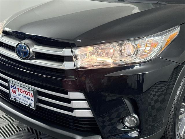 used 2017 Toyota Highlander Hybrid car, priced at $24,299