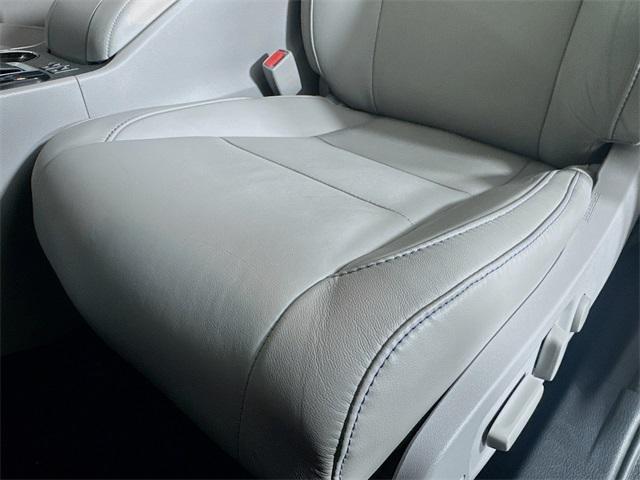 used 2017 Toyota Highlander Hybrid car, priced at $24,299