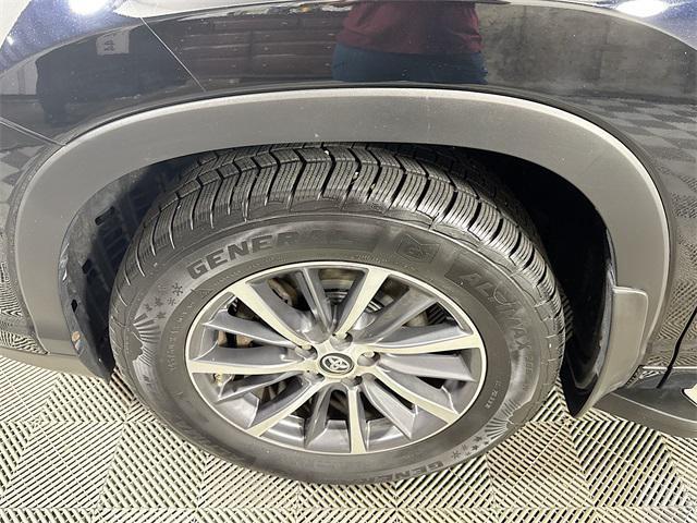 used 2017 Toyota Highlander Hybrid car, priced at $24,299