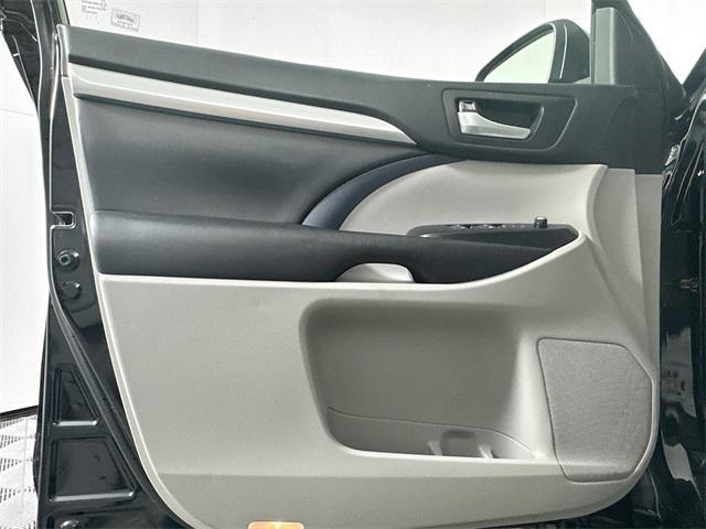 used 2017 Toyota Highlander Hybrid car, priced at $24,299