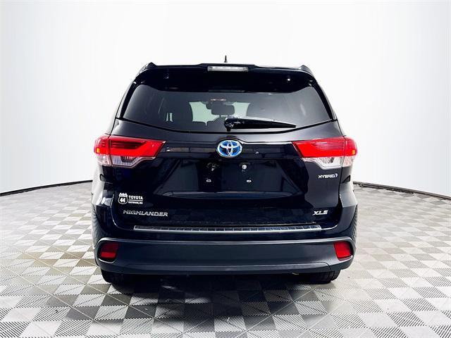 used 2017 Toyota Highlander Hybrid car, priced at $24,299