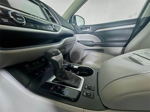 used 2017 Toyota Highlander Hybrid car, priced at $24,299