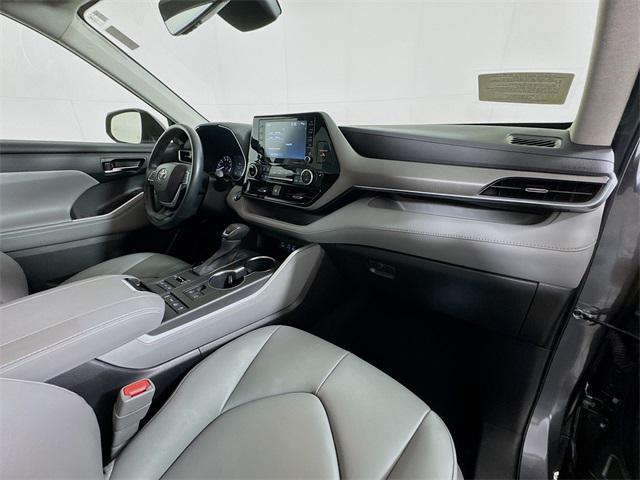 used 2022 Toyota Highlander car, priced at $37,259