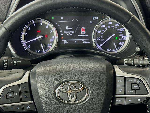 used 2022 Toyota Highlander car, priced at $37,259