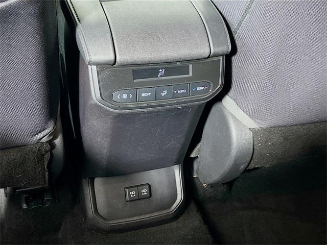used 2021 Toyota Highlander car, priced at $32,999