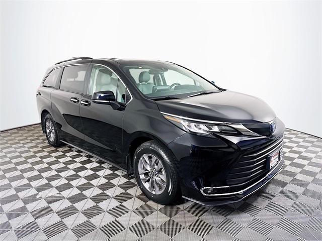 used 2023 Toyota Sienna car, priced at $44,299
