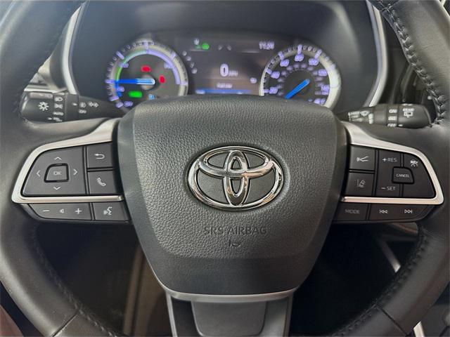 used 2022 Toyota Highlander Hybrid car, priced at $31,499