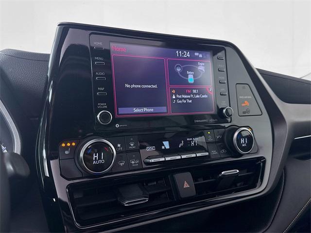 used 2022 Toyota Highlander Hybrid car, priced at $31,499