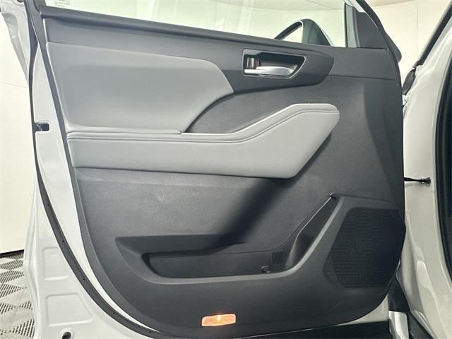 new 2026 Toyota Highlander car, priced at $49,087