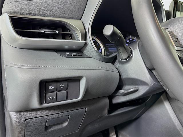 used 2024 Toyota Highlander car, priced at $39,999