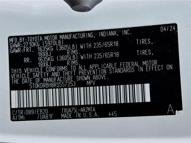 used 2024 Toyota Highlander car, priced at $39,999