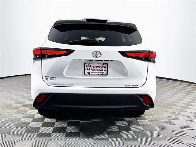 used 2024 Toyota Highlander car, priced at $39,999